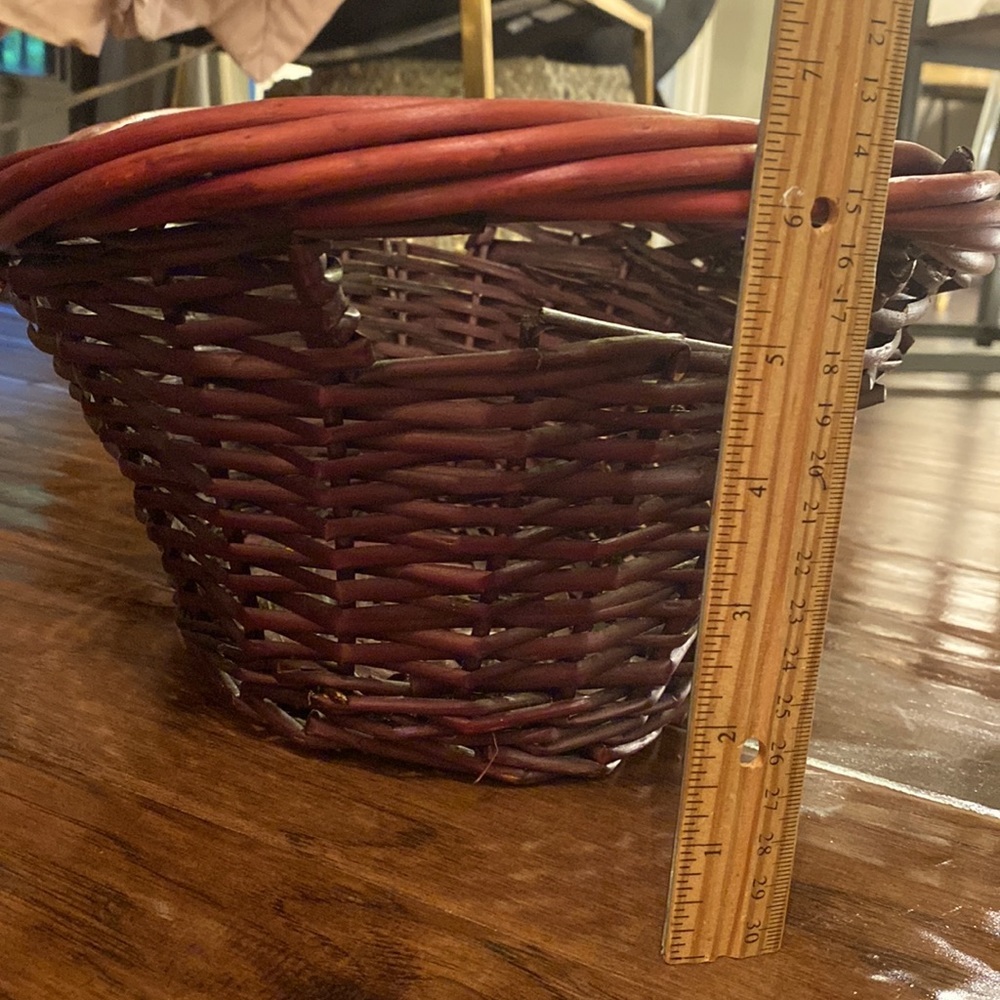 Woven basket side carry handles red mahogany dark walnut size approx 15” x 12”​ - Picture 11 of 13